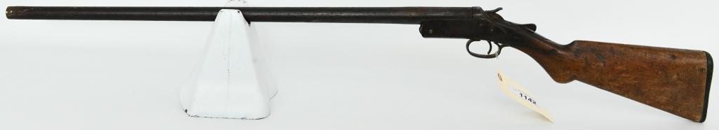 Blue Ribbon Choke Bored Single Shot 12 Gauge: Up Next We Have a Blue Ribbon Choke Bored Single Shot Shotgun Chambered for 12 Gauge, Overall in Poor Condition, Good for a wall Hanger, Front Furniture Absent, Rear Cracked, 30" Barrel, Nasty Bore.