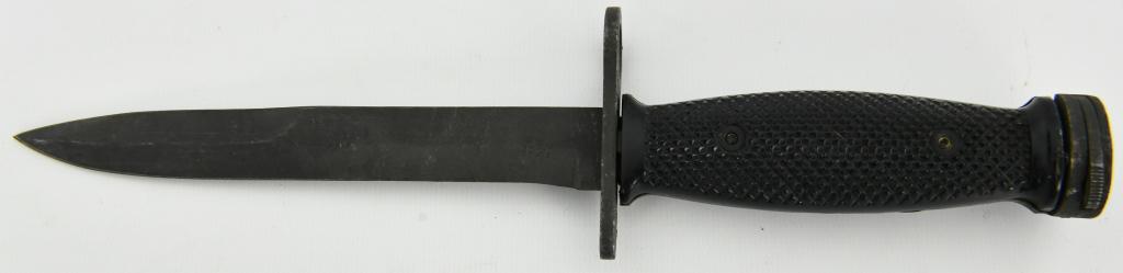 U.S. M4 Case Bayonet Fighting Knife: Up Next We Have a U.S. M4 Case Bayonet Fighting Knife, This bayonet has original black plastic grips. This bayonet will fit all M1-Carbine Rifles equipped with bayonet lug.