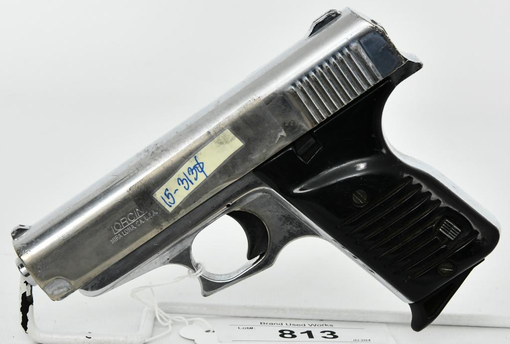 Lorcin L380 Semi Auto Pistol .380 ACP: Up for auction is a Lorcin L380 Semi automatic Pistol Chambered in .380 ACP, It comes with a barrel that measures approx 3.5" in length, Satin Chrome Finish with grooved black plastic grips and fixed
