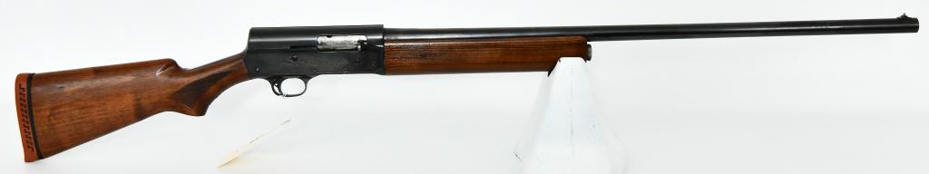 Remington Model 11 "Sportsman" 12 Ga A5 Shotgun: Here we have a Remington Model 11 "The Sportsman" which is a A-5 Clone, This Shotgun is chambered in 12 Gauge, It features a 30 inch barrel marked Full Choke, and Front Bead Sight. Accepts 2 3/4" Shel