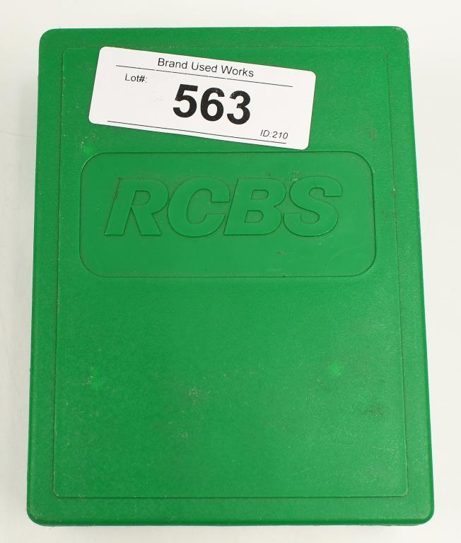2 RCBS Full Length Reloading Dies For .257 WBY Mag: 2 RCBS Full Length Reloading Dies For .257 WBY Mag, Both Dies Appear in Excellent Condition , Also Comes With Plastic Storage Container