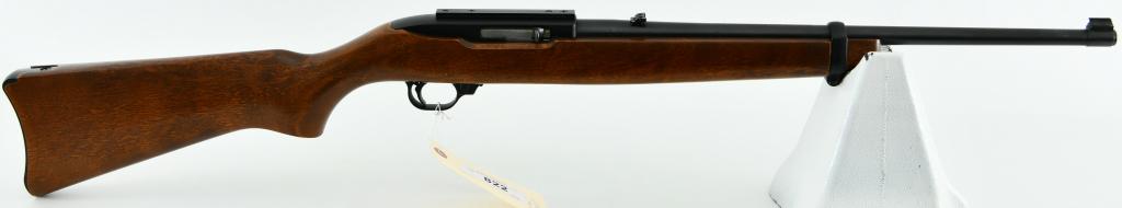 Classic Ruger 10/22 Semi Auto Carbine Rifle .22 LR: Up Next We Have a Classic Ruger 10/22 Semi Auto Carbine Rifle Chambered in .22 LR, It Comes With One Factory Rotary Magazine, Rear Flip up Sight, Comes Topped With a Rail, Overall in Excellent Pre-own