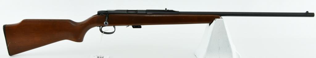 Remington Model 581 Bolt Action Rifle .22 LR: Up Next We Have a Remington Model 581 Bolt Action Rifle Chambered in .22 LR Equipped With Front and Rear Sights, Grooved Reciever For Scope, Comes With One Factory Magazine and Appears in Great Condit