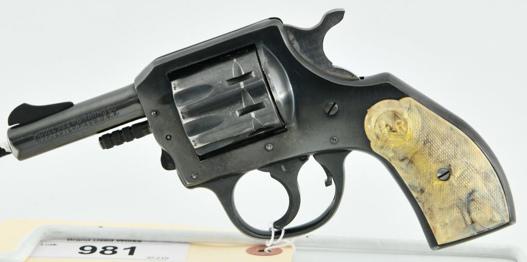 Harrington & Richardson Model 922 .22 LR Revolver: Up next is a Vintage Harrington & Richardson Model 922 9 shot .22 LR Revolver. Bakelite grips, 2 1/2" Barrel and overall in great pre-owned Vintage condition. Serial # M42000