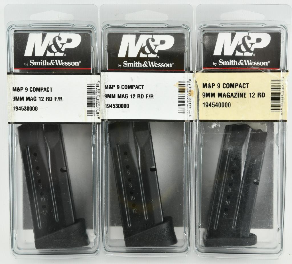 3 New In Package Smith & Wesson M&P9C Magazines: 3 New In Package Smith & Wesson M&P9C Magazines , 9mm Luger 12 Rounds Steel Black 194530000 The Smith & Wesson M&P9c magazine is a standard factory replacement magazine. It is manufactured to Smith & 