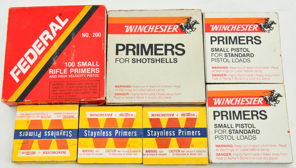 Approx 400 Count Of Various Primers: Approx 400 Count Of Various Primers, 25 Count Are Winchester #W209 Shotshell Primers & Some Are Small Pistol Primers & Some Are Small Rifles Primers,