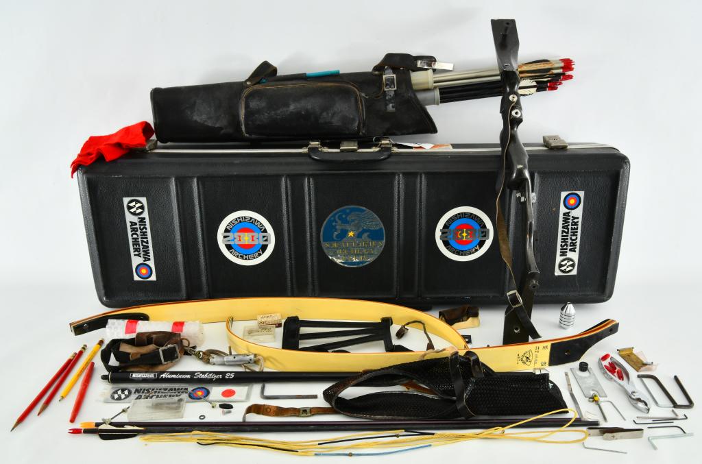 Vintage Wing Archery Hoyt Recurve Bow & Acc: Vintage Wing Archery Hoyt Recurve Bow & Accessories , Measures Approx 66" & 70" , Comes With Lots of Various Accessories Includes Various Tools, Parts, Arrows, & Leather Quiver, Also Comes With Hard C
