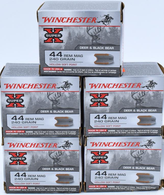 100 rds Winchester 44 Rem mag ammo: Lot contains 100 rounds of Winchester 44 rem mag 240 grain Hollow soft point ammunition for Deer and Black Bear Hunting