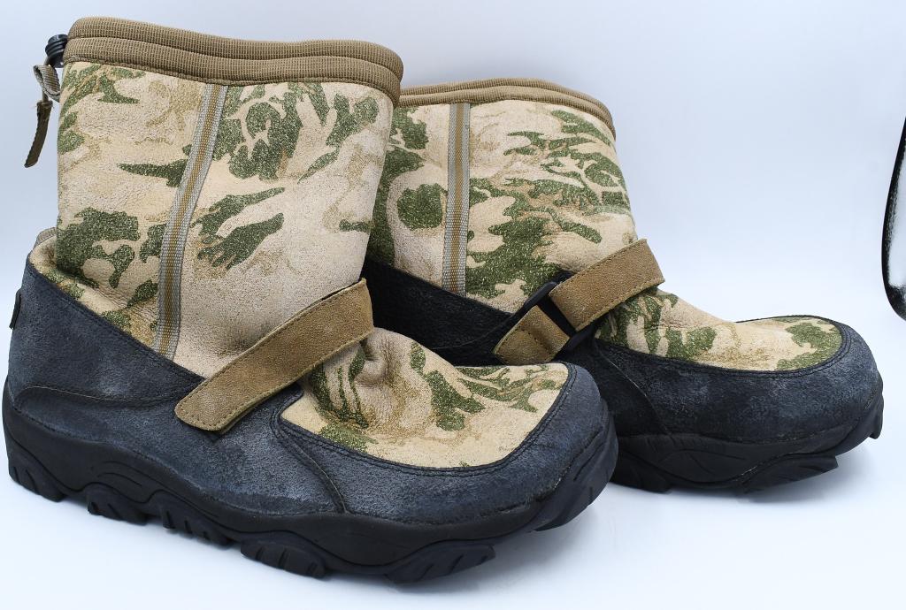 Pair of New Cabela's Cab Alaskan Camo Boots: Pair of New Cabela's Cab Alaskan Camo Boots Size 12 Mens, New With Tags, Camo Color, Wool Insides