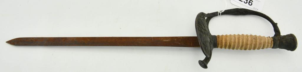 Civil War Era Officer's Dagger US American Eagle: Super cool Civil War Era Officer's Dagger with the American Eagle on the Guard, and the Pommel, Unique piece as there is Dark Patina on the Guard and single branch and pommel, you can see the etched f