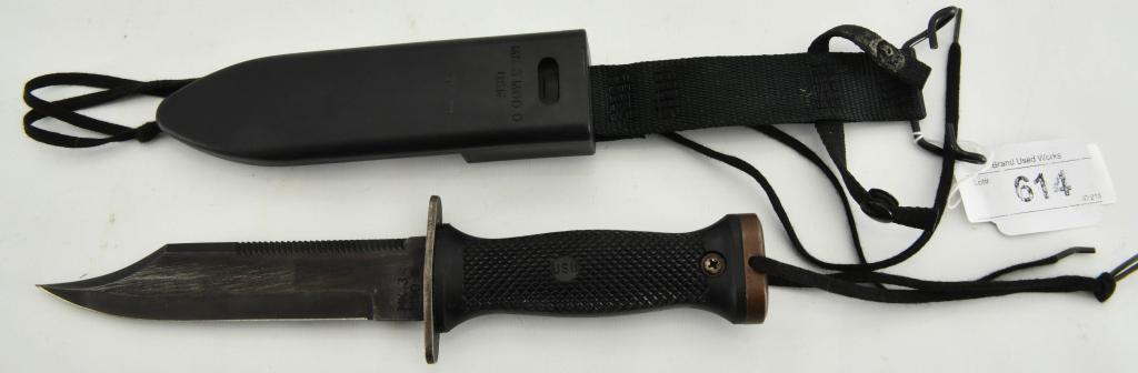 U.S Navy MK3 Survival Diving Knife & Sheath: U.S Navy MK3 Survival Diving Knife & Sheath The Mark 3 was officially adopted by some units in the United States around 1970, and was also sold for general sale. However, due to the obsolescence, it i