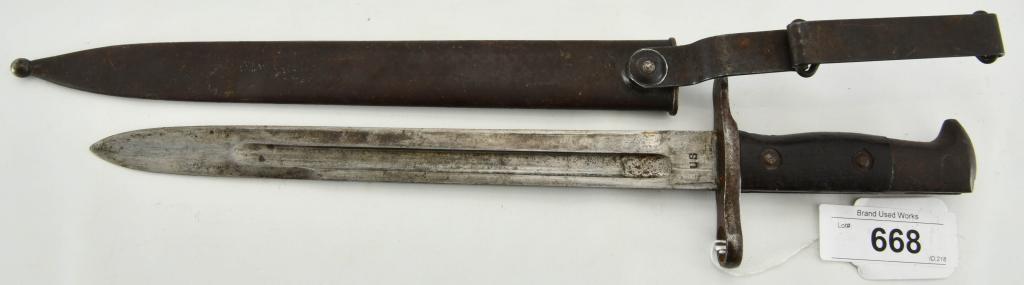 WWI US 1899 Krag Fighting Bayonet & Scabbard: WWI US 1899 Krag Fighting Bayonet & Scabbard, US 1899 Marked On Blade, The "Krag" was the U.S. Army's first repeating rifle, and the M1892 bayonet was based on the Swiss M1889 bayonet, made for use on