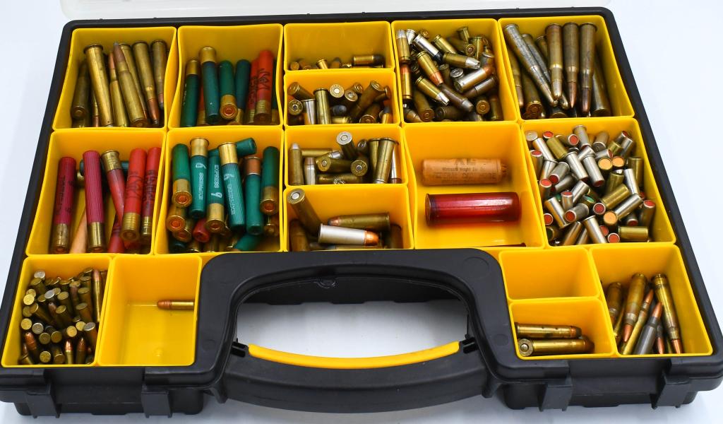 Large Collection Of Various Caliber Ammunition: Large Collection Of Various Caliber Ammunition, Includes Various Head Stamped Brass Cased Pistol Ammo, Various Brass Cased rifle Ammunition & Various Shotgun Shells , Also Comes With 20 Bin Plastic Am