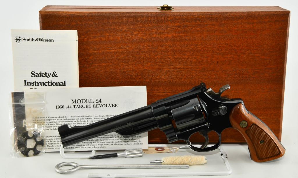 Smith & Wesson Model 24-3 1950 Target Revolver .44: Up Next We Have a Nice Smith & Wesson Model 24-3 1950 Target Revolver Chambered in .44 Special, With a 6 1/2" Barrel, Equipped With Checkered Wood Grips With Smith & Wesson Medallions, and Comes in Wo