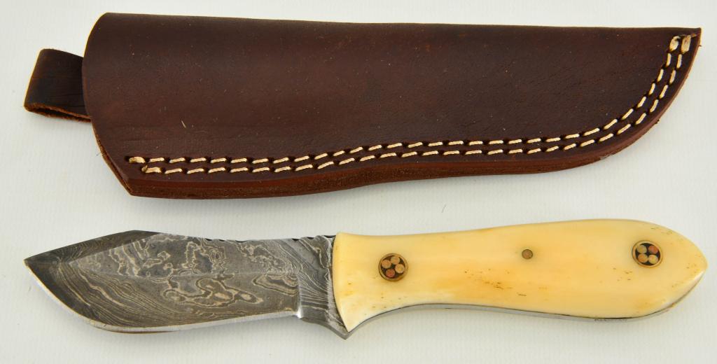 Damascus Steel Fixed Blade Full Tang Knife: Damascus Steel Fixed Blade Full Tang Knife, Measures Approx 7 1/2" Long Overall, Full Tang, Has Smooth Pearl Like Handle & Comes With Leather Sheath