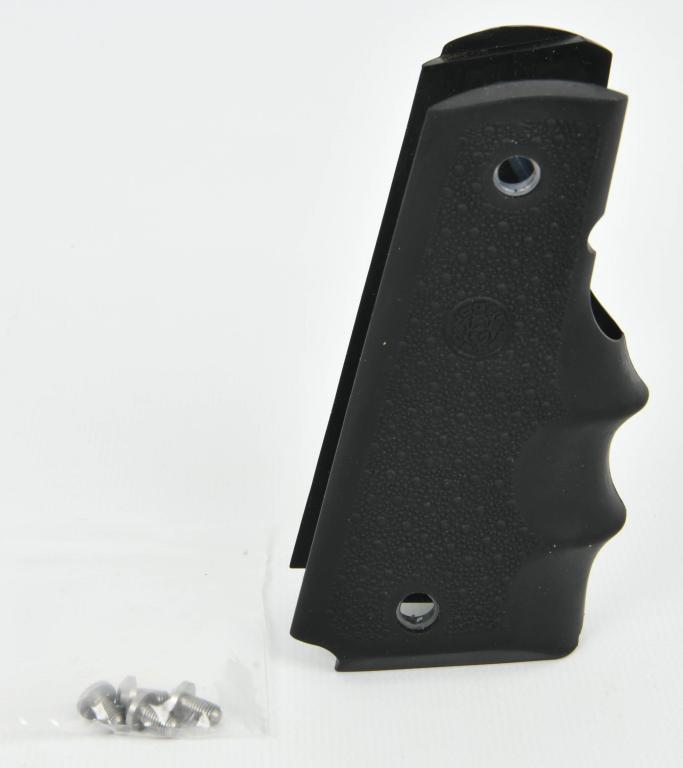 Like New Black Rubber Grips For Full Size 1911: Like New Black Rubber Grips For Full Size 1911, Comes With Screws
