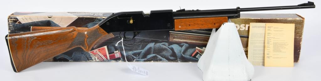 Vintage Crosman Powermaster 760 .177 Cal Air Rifle: Vintage Crosman Powermaster 760 .177 Cal Air Rifle, Appears in Overall Good Condition Pump Action Air Rifle , Comes With Original Box