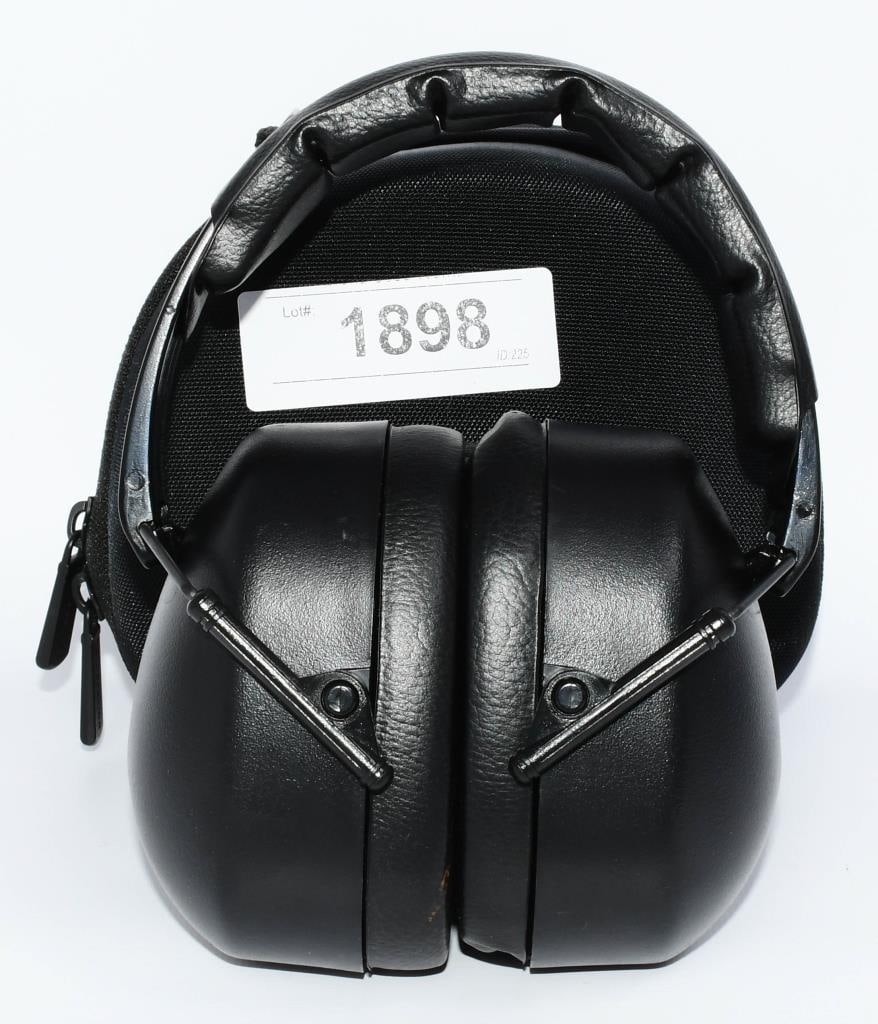 Clear Armor Folding Earmuffs and Caseling Case: Hello, savvy bidders! Get ready for a fantastic auction featuring Clear Armor Folding Earmuffs paired with a protective Caseling case. Safeguard your hearing in style with these high-quality earmuffs