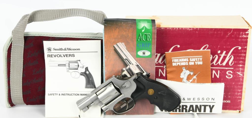 Smith & Wesson Model 60-7 Ladysmith Revolver .38: Smith & Wesson Model 60-7 Ladysmith Revolver - Elegance in .38 Special Presenting the original Smith & Wesson Model 60-7 Ladysmith Revolver, a masterpiece in stainless steel chambered in .38 Special.