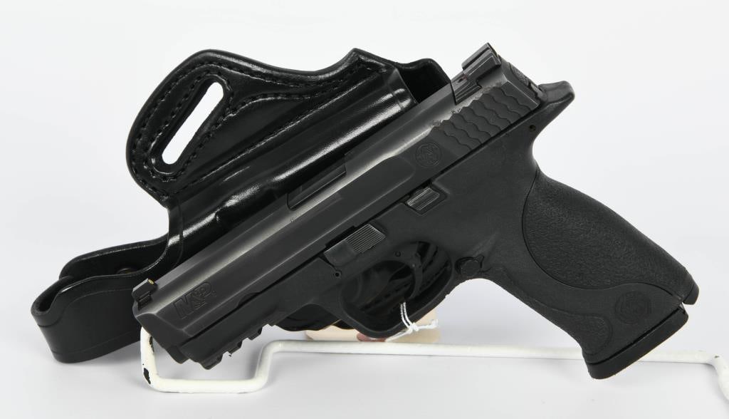 Smith & Wesson M&P Semi Auto Pistol 9MM: Up Next We Have a Nice Smith & Wesson M&P Semi Auto Pistol Chambered in 9MM, It Comes With One Magazine, and a Nice Aker Leather Holster. Appears in Excellent Condition.