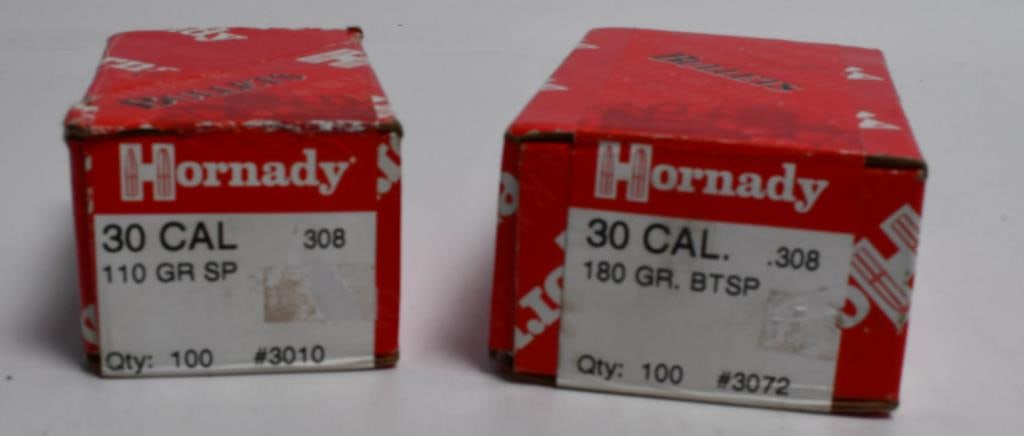 Approx 200 Hornady .308 Cal Reloading Bullet Tips: Attention, esteemed bidders! Here's a remarkable offering: an approximate quantity of 200 count Hornady .308 Cal Reloading Bullet Tips, featuring approximately 100 count of 110 Grain Soft Points and a