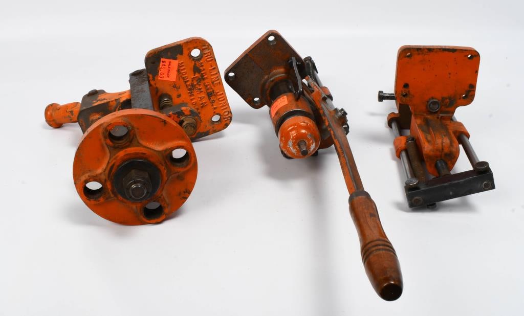 Lyman True Line Junior press & (2) Lyman Single: Lyman Tru-Line Junior Turret Reloading Press, Gen 1 made between 1948 and 1957 (2) Vintage Lyman Single Stage Press all three comes as pre owned refer to pictures when bidding.