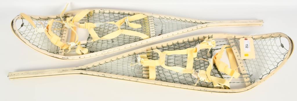 U.S. Marked 1979 Magnesium Snowshoes W/ Bindings: Up Next We Have a Pair of U.S. Marked 1979 Vintage Magnesium Snow Shoes, U.S. Military elite winter troops magnesium snow shoes, with Bindings. Rugged military snow shoes made of lightweight magnesium