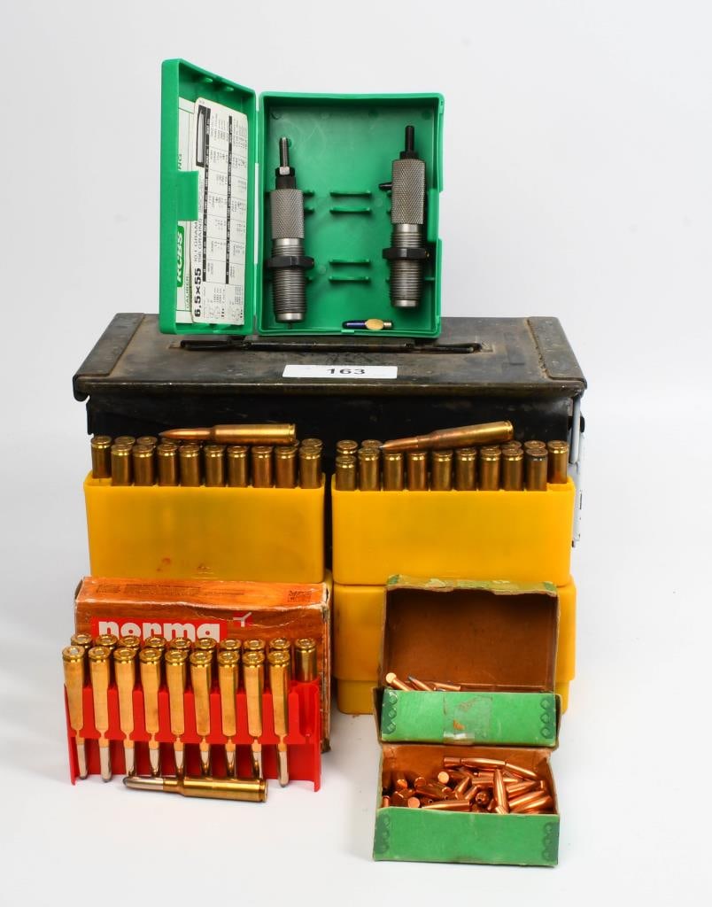 135 Rds of 6.5x55 Ammunition & Reloading Die Set: Hello bidders! Up for auction is a comprehensive lot featuring 135 rounds of 6.5x55 ammunition, including various head-stamped brass-cased rounds. This collection also includes a set of RCBS reloading