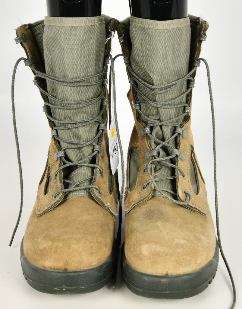 USGI Military Belleville 600 Combat Boots size 9R: USGI Military Combat Boots by Belleville #600 Lace up Tactical Boots size 9 R in real nice pre owned condition with suede lower and canvas sides and cushioned top. Comes with the infamous VIBRAM rubbe
