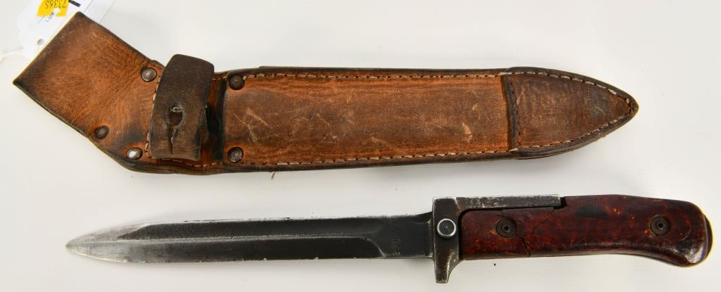 Czech VZ58 Military Combat Knife Bayonet & Sheath: Original Czech VZ 58 Republic Combat knife Bayonet with a 6 3/4 " Blade, this blade has a serial number 3204 E on one side and 333 on the other side of the tang, the overall length of bayonet / knife 