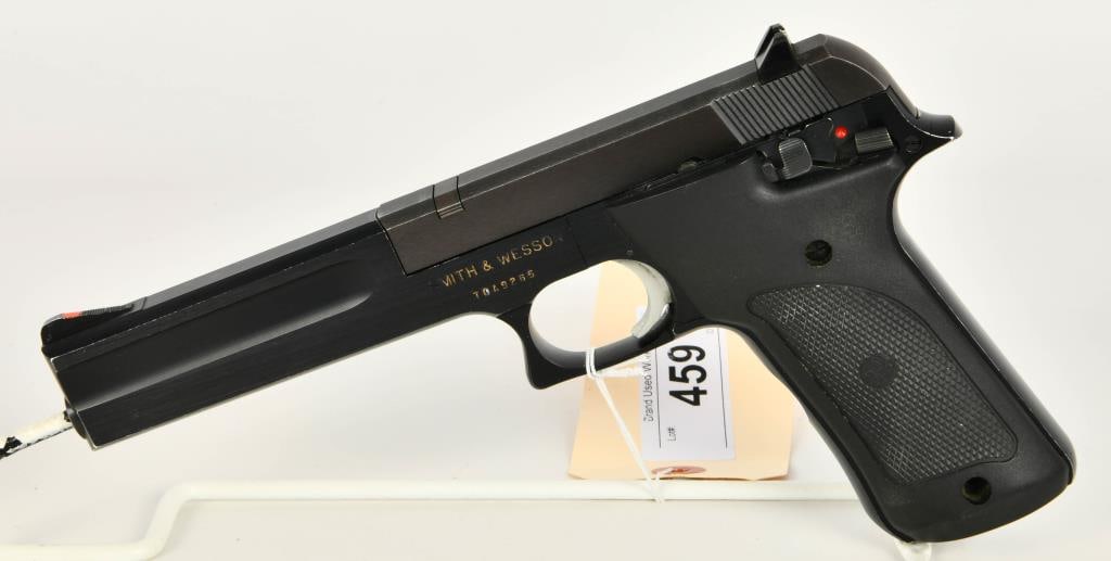 Smith & Wesson Model 422 Semi Auto Pistol .22 LR: Up next is a cool semi-auto Smith & Wesson Model 422 Semi-Auto chambered in .22 LR, This Pistol Appears in Great Pre-owned condition. Comes with one factory 12 Rd. Mag, This pistol also accepts Model
