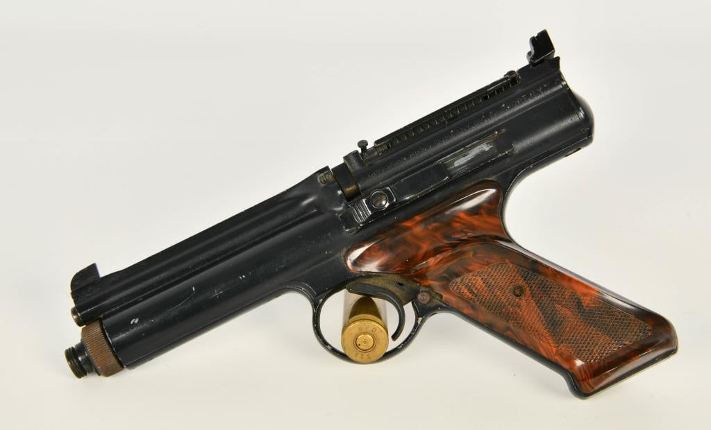 Crosman 600 Co2 Semi auto Pistol: Crosman 600 CO2 pellet pistol. operates semiautomatically, using the CO2 gas to power the action. A lot of air pistols today say they are semiautomatics when in fact they are just double action revolv