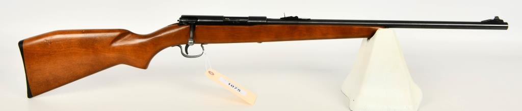 Winchester Model 141 Bolt Action Rifle .22 LR: Up Next We Have a Winchester Model 141 Bolt Action Rifle Chambered in .22 LR. Overall Appears in Great Condition.