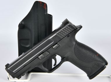 Smith & Wesson M&P 40 Semi Auto Pistol .40 S&W