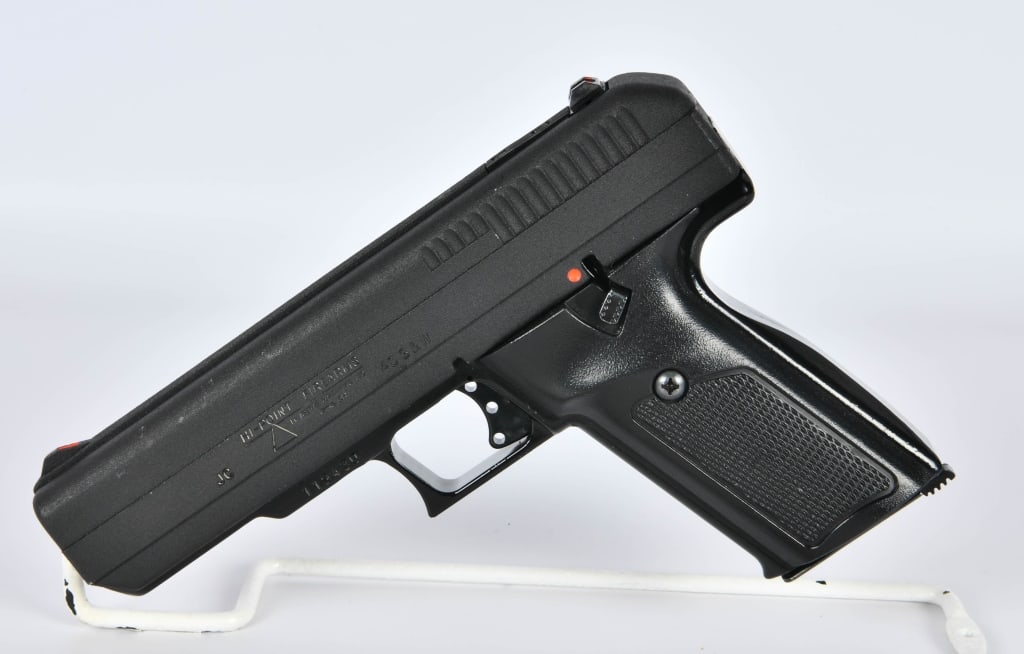 Hi Point Model JC Semi Auto Pistol .40 S&W: Up Next We Have a Hi Point Model JC Semi Auto Pistol Chambered in .40 S&W, It Comes WIth One Magazine, And Comes With Manufacturers Lifetime Warranty. Appears in Excellent Condition.
