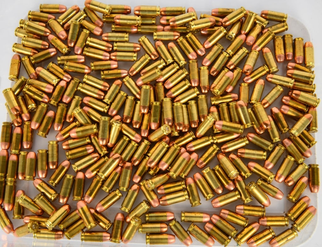 250 Rounds Of Federal .40 S&W Ammunition: 180 Grain Full Metal Jacket Flat Nose Brass Cased Ammunition Made In USA