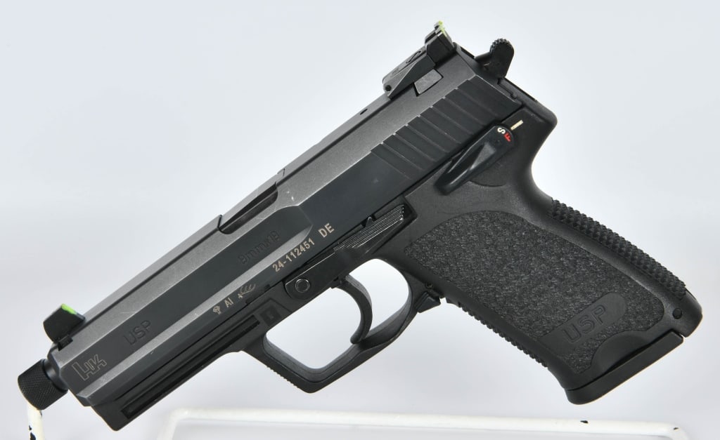 Heckler Koch HK USP 9MM Tactical Semi Auto Pistol: Up Next We Have a Heckler Koch HK USP 9MM Tactical Full Size Semi Auto Pistol That Comes With One 15 Round Magazine, It Appears in Great Pre-owned Condition. Designed using influences from the 1911 pl