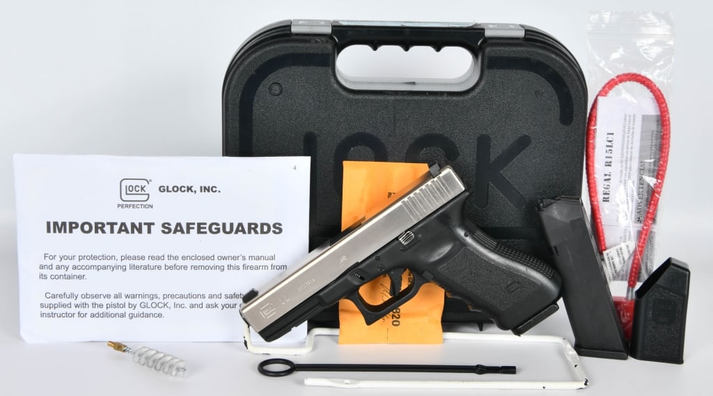 Glock G22 Gen3 Semi Auto Pistol .40 S&W: The Glock G22 Gen3 is a semi-auto pistol chambered in .40 S&W. This particular firearm comes to you appearring in great condition, packaged in the hard case and includes two magazines, The Glock 22 fe
