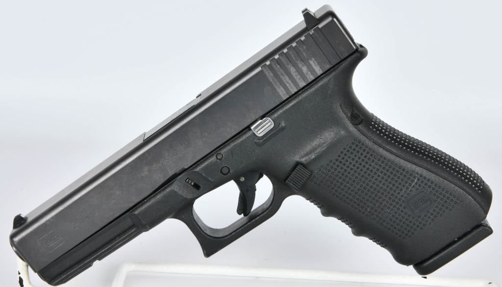 Glock 21 Gen 4 Semi Auto Pistol .45 ACP: Here we have a Pre-owned Glock 21 Gen 4 Semi Auto Pistol Chambered in .45 ACP It comes with One magazine, More from the internet below: (LAW ENFORCMENT) GLOCK G21 GEN4 4.60" BARREL .45 ACP MFG # PG215