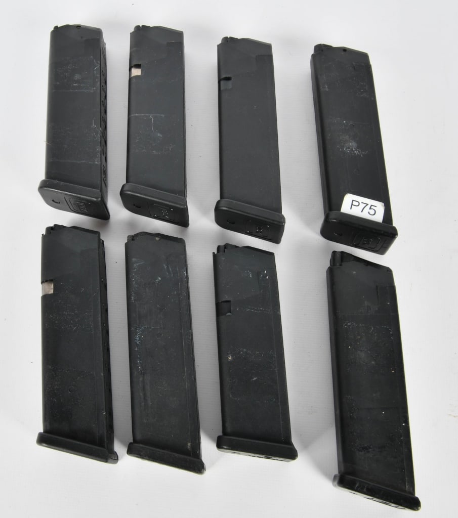 Lot of 8 Glock Magazines .40 S&W 15 Rounds: Here is a Lot of 8 Glock Magazines For a .40 S&W Seven are 15 Rounds, Three Marked Restricted LE Use Only, and One is a 13 Round Magazine.