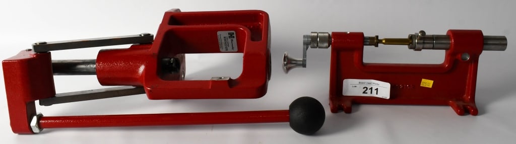 Hornady 085001 Lock N Load Classic Metallic Press: Hornady 085001 Lock N Load Classic Metallic Press appears in real nice pre owned condition, comes with a Hornady Cam Lock Case Trimmer Kit, please note NO pilots included in this lot) both pieces appe