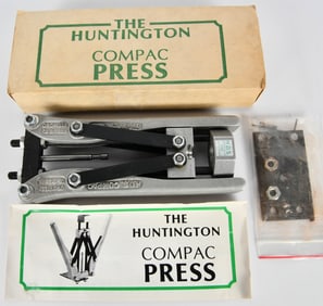 RARE HUNTINGTON COMPACT MANUAL PRESS TOOL