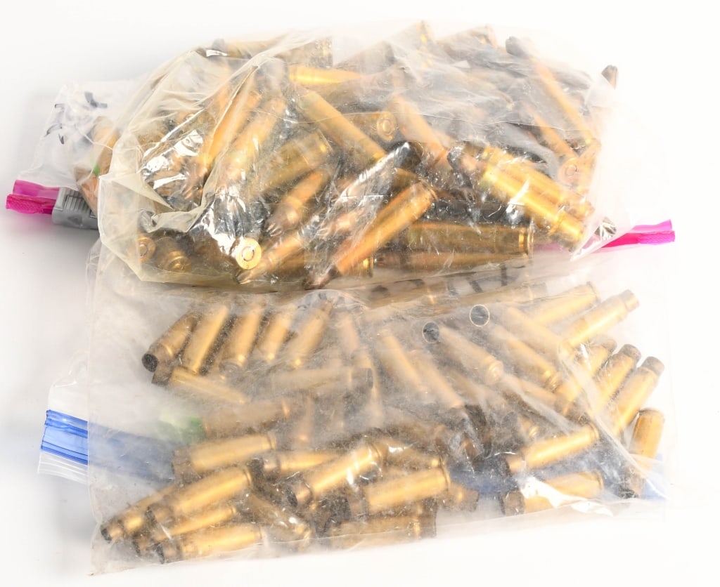 63 rds .223 Blanks and 58 ct 5.7x28 brass casings: lot contains approx 63 rds .223 blanks and 58 ct of 5.7x 28 brass casings various headstamps