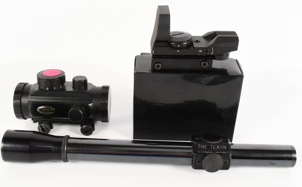 Texan Riflescope & 2 Red Dot Sighs: 1 "The Texan" Vintage Riflescope Appears in Overall Good Condition & 2 Like New Unmarked Red Dot Sights