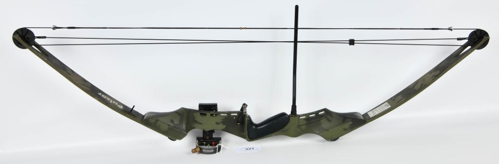 Game Sport PSE Graphite Compound Bow: Pulsar Draw Length Of 29.55" Long Peak Draw Weight Of 70 Lbs Precision Shooting Equipment Comes With Tru Glo Sight,