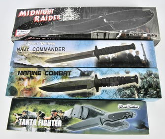 4 New In the Box Fixed Blade Knives W/ Sheaths