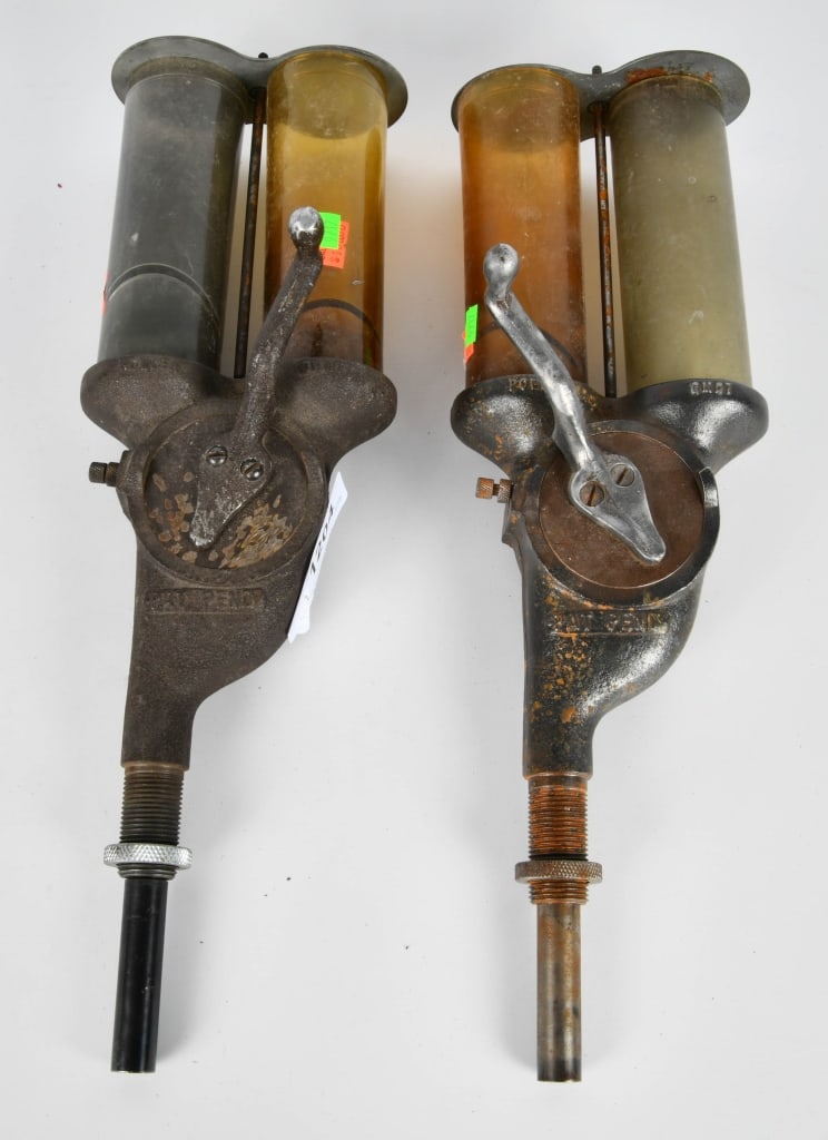 2 Vintage Herter's Dual Powder Measures: Heavy Duty Dual Powder Measures Both Appear in Working Condition