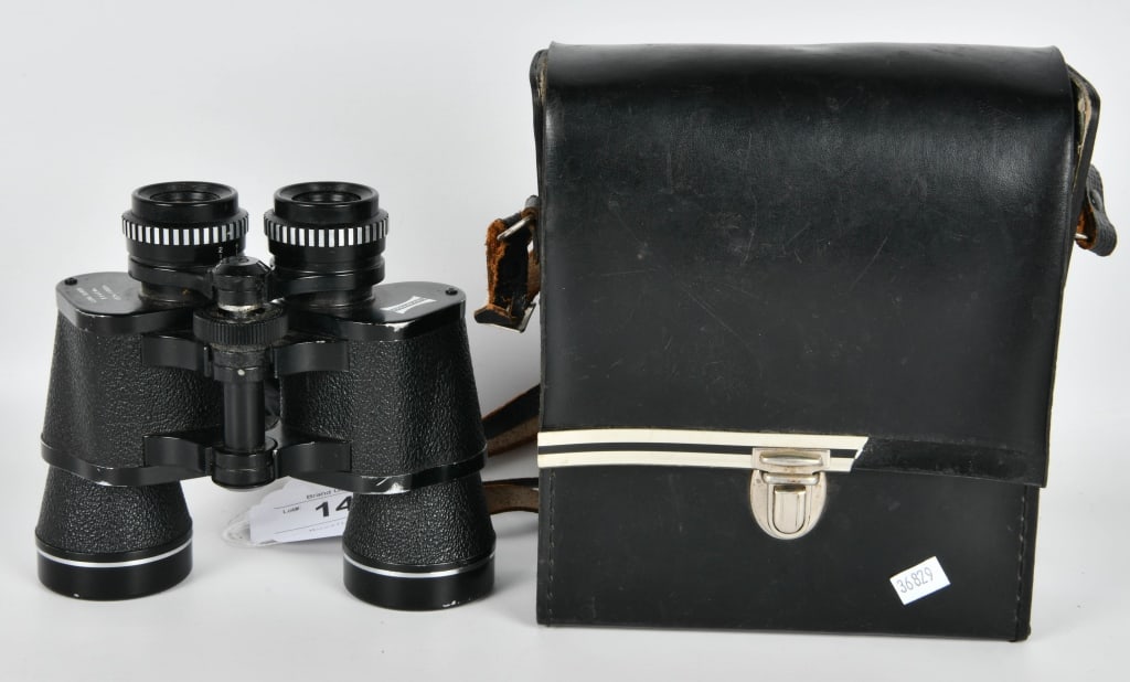 Eschenbach Binoculars 8x40 Ww 157m/1000m Luna Sur: Lot contains one nice antique pair of the Eschenbach Lunar Super 8x40ww 157m/1000m Binoculars with Case, Eschenbach Binoculars are German-engineered optics known for their precision, durability, and e