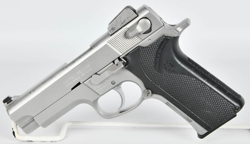 Smith & Wesson Model 4006 Semi Auto Pistol .40 S&W