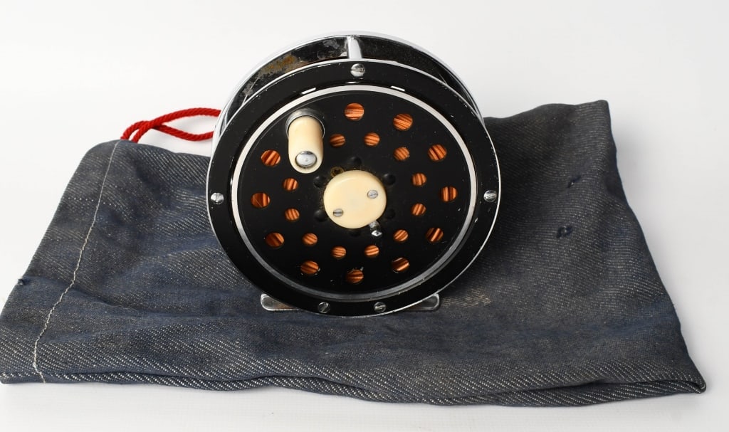 Vintage Fly Reel from Japan: lot contains a vintage Fly Reel from Japan